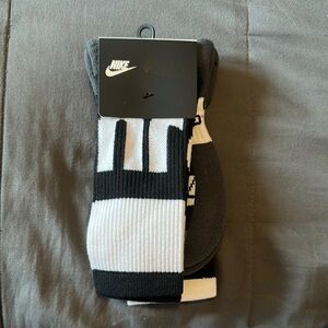 Nike Men's Athletic Socks in Black and White